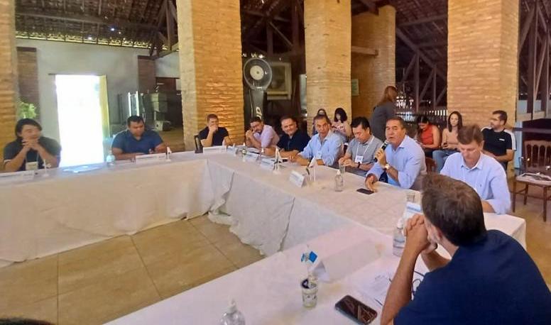 Luiz Gastão se reúne com prefeitos durante Mostra Sesc