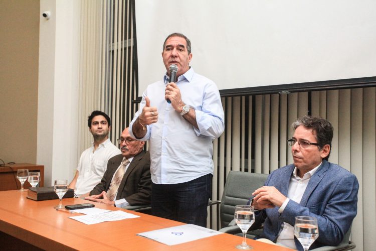 Luiz Gastão ministra palestra no aniversário do Sindipostos