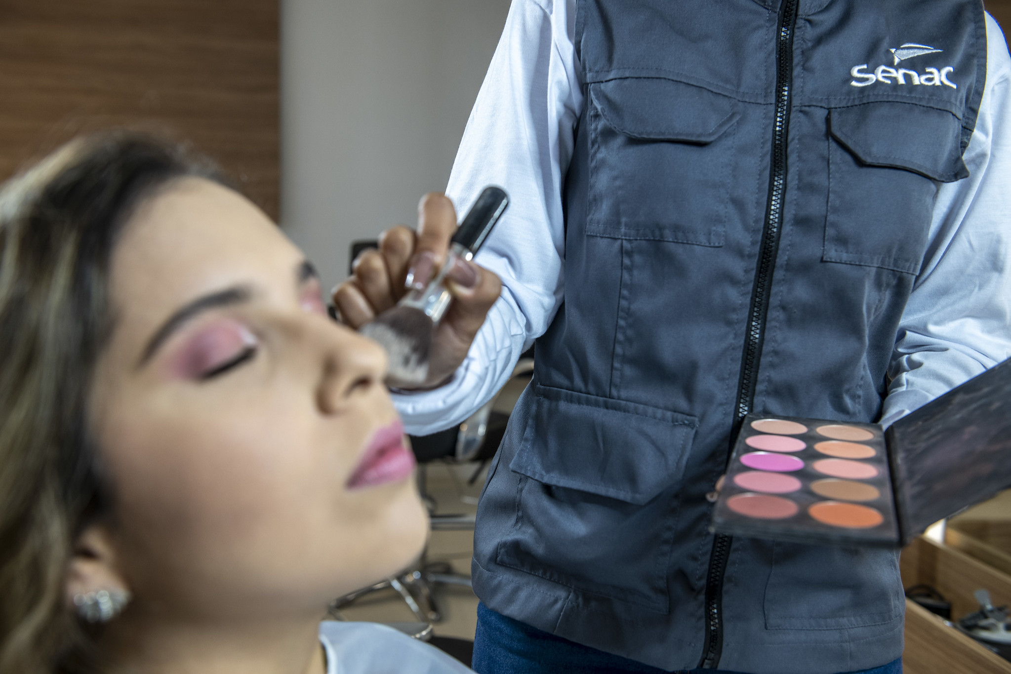 Unidade Móvel do Senac leva serviços de Beleza para o bairro Aldeota